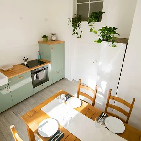 Theleaf - Design Apartment&café Leipzig