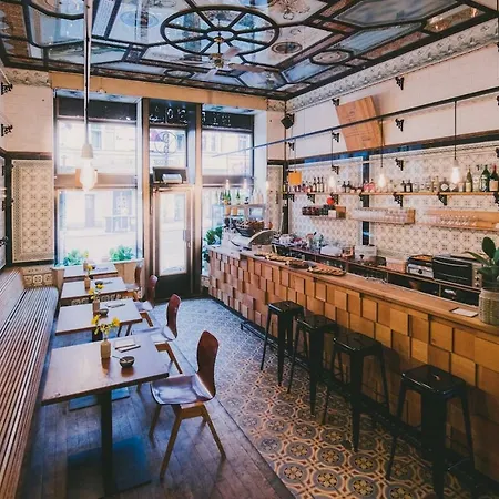 Theleaf - Design & Cafe アパート